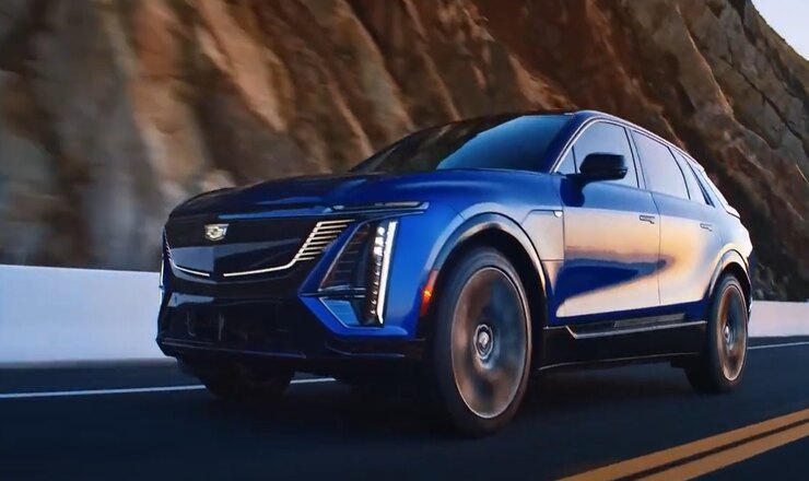 Auto elettrica a Parigi 2024 (screenshot CA Auto Bank/YouTube)