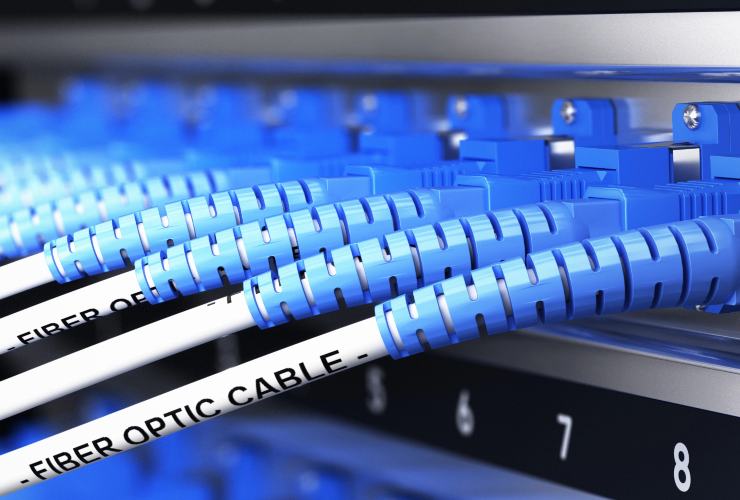 Apparecchiature della fibra ottica (Depositphotos FOTO) - www.aerospacecue.it