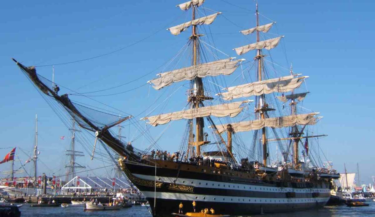 L'Amerigo Vespucci fa rotta per l'India per la prima volta: ecco perché - Amerigo Vespucci (RonaldW~commonswiki - Wikimedia Commons FOTO) - www.marinecue.it