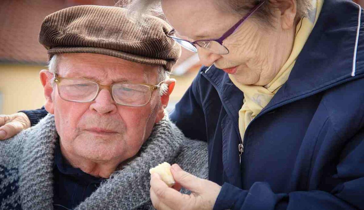 Pensioni più povere nel 2025: rivalutazione al ribasso e nuovi coefficienti di trasformazione - Pensionati (Pixabay FOTO)- www.financecue.it