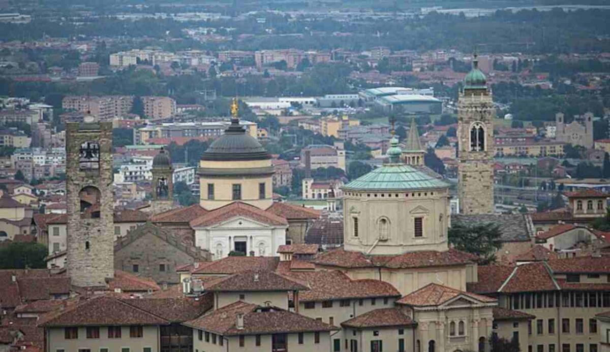 Bergamo in cima alla classifica sulla qualità della vita - Edifici storici di Bergamo (Wikimedia, Creative Commons Attribution-Share Alike 4.0 FOTO) - www.financecue.it