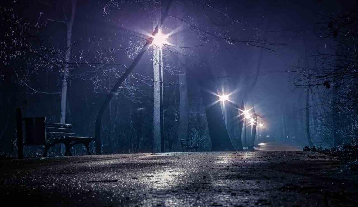 Perchè per spiegare i disastri naturali ci affidiamo alle credenze sui fenomeni paranormali? - Parco divertimenti (Pixabay FOTO)- www.buildingcue.it