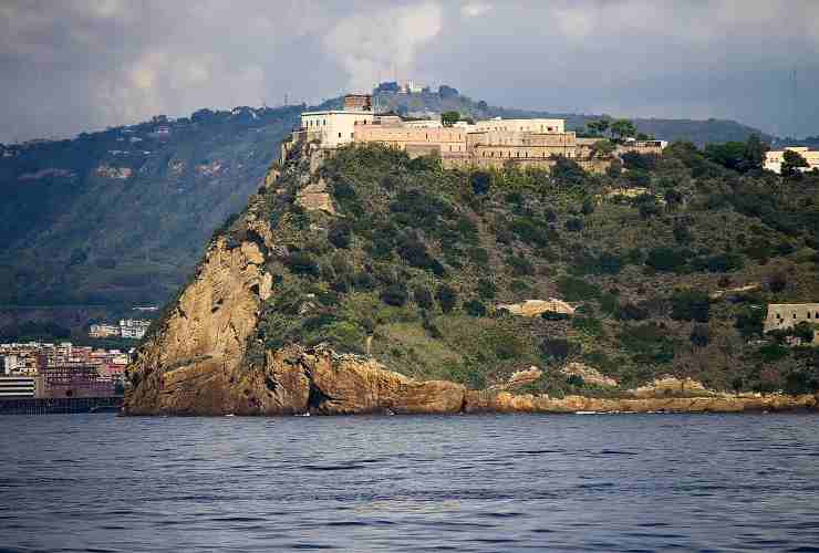 Castello di Nisida (Wikipedia FOTO) - www.marinecue.it