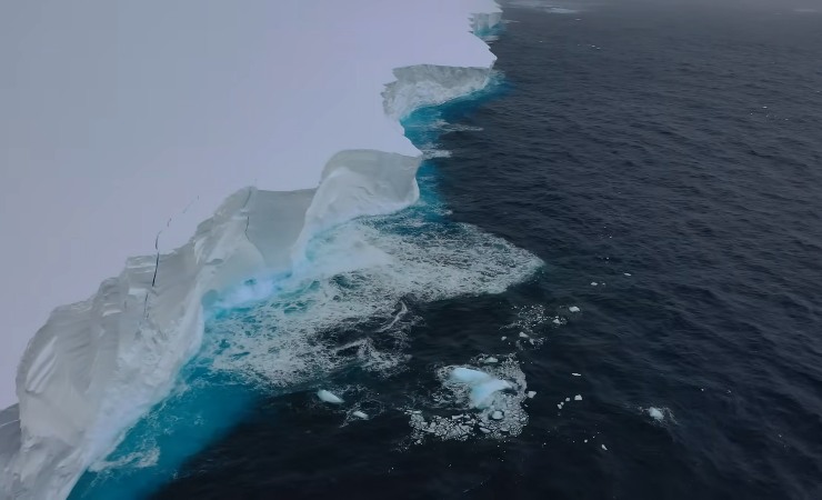 Frammenti iceberg A-23a (YouTube British Antarctic Survey FOTO) - www.marinecue.it