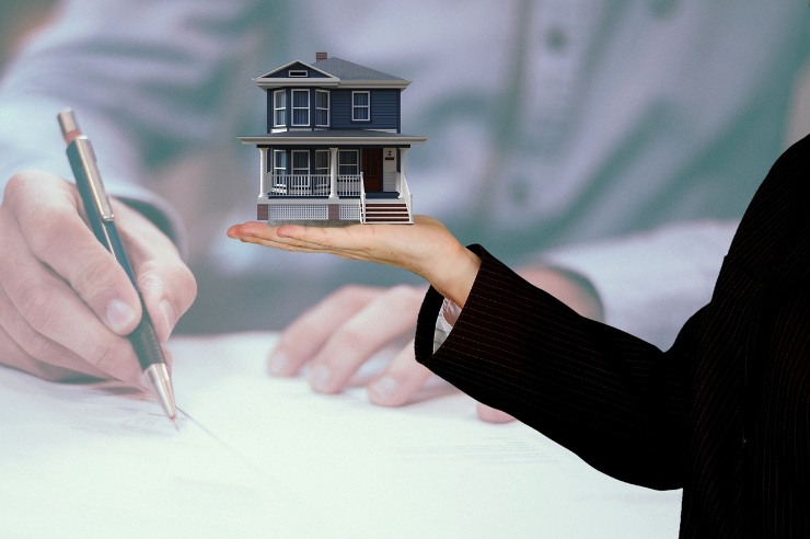 Contratto di vendita (Pixabay FOTO) - www.buildingcue.it