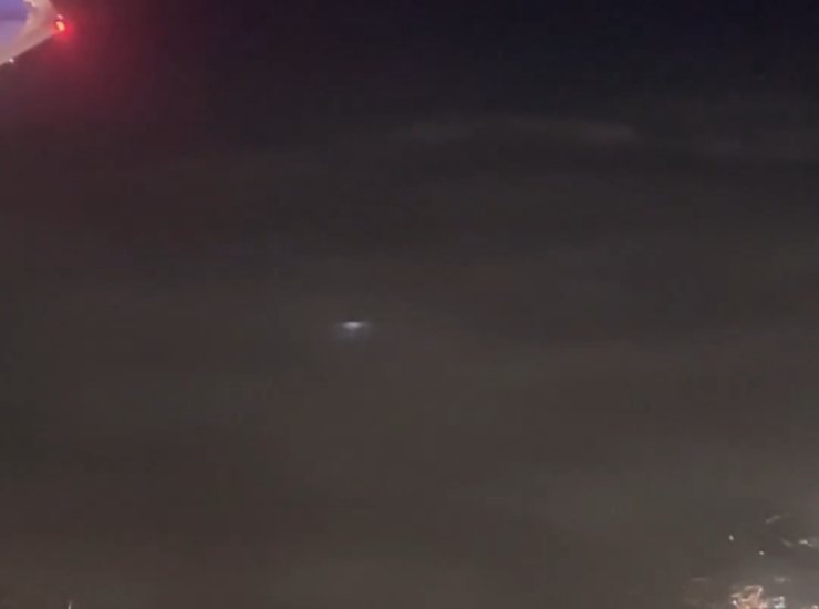 Avvistamento di un drone catturato da un utente sui social (Screenshot X) - www.aerospacecue.it