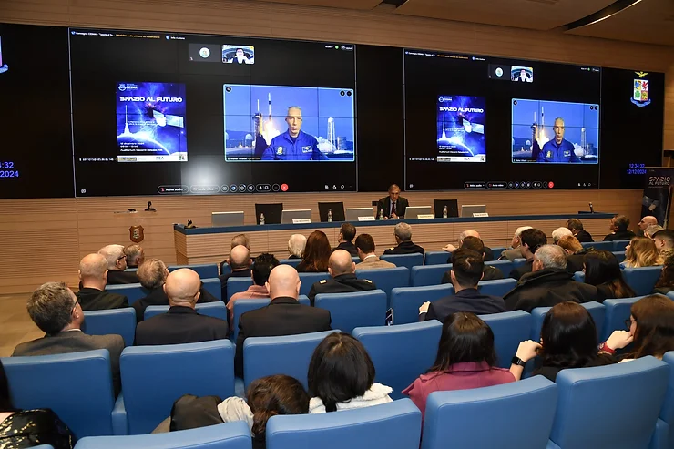 Intervento dell'astronauta Walter Villadei all'evento Spazio al Futuro (CESMA foto) - www.aerospacecue.it