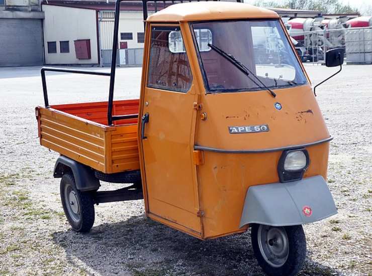 Ape Piaggio (Wikimedia, Creative Commons Zero, Public Domain Dedication FOTO) - www.managementcue.it