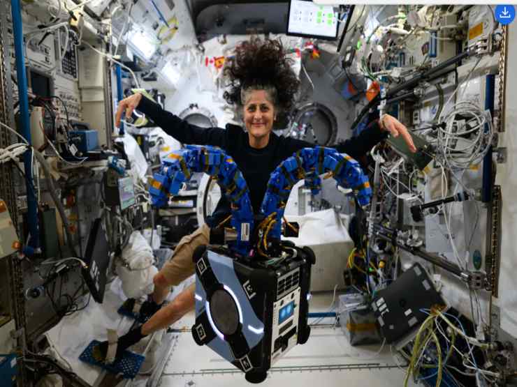 Suni Williams nello spazio (NASA FOTO) - www.sciencecue.it