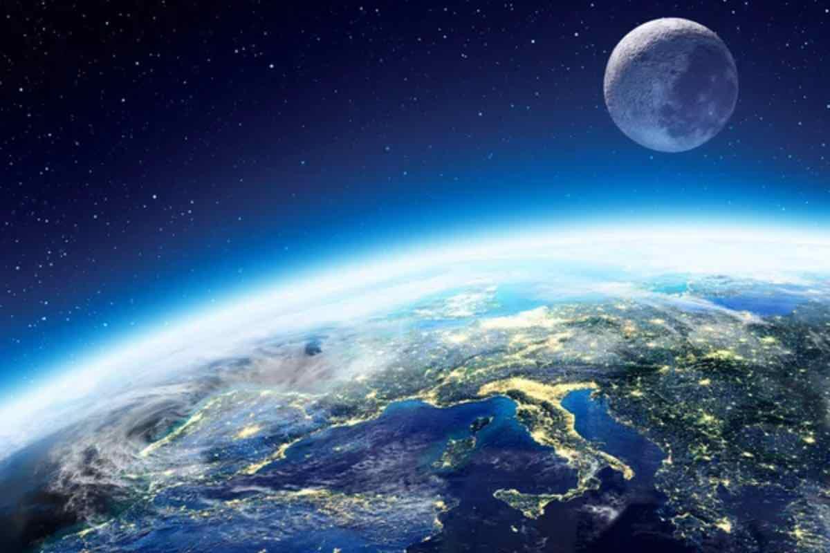 L'Italia alla conquista dello Spazio | Da Torino i satelliti verso la Luna: è un'impresa storica - L'Italia pronta a conquistare lo spazio - aerospacecue.it (DepositPhoto)