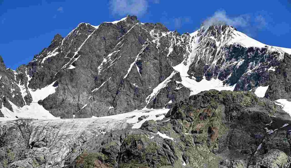 Lombardia, emergono nuovi fossili dallo scioglimento di un ghiacciaio - Illustrazione di alcuni monti della Valtellina (Wikipedia Maxinmilan FOTO) - www.energycue.it