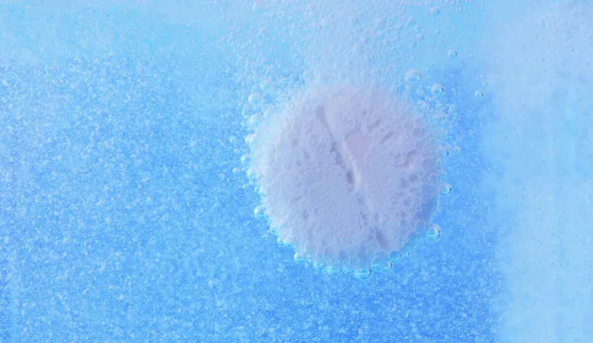 Capsule anti inquinamento: purificano l'acqua e l'aria grazie a un materiale innovativo - Una capsula innovativa (Canva FOTO) - www.energycue.it
