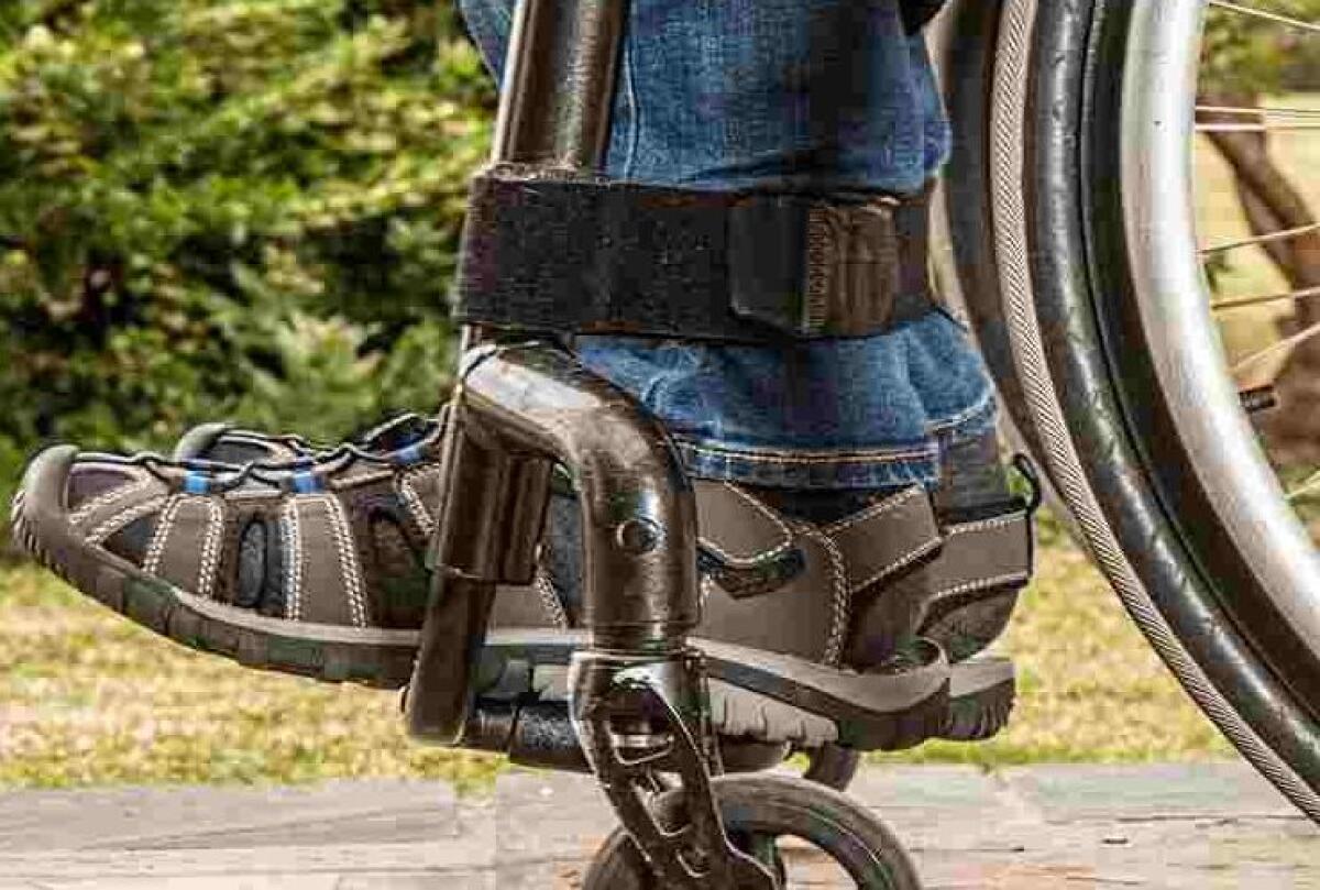 Dall'Italia una nuova tecnica ha fatto camminare due pazienti paraplegici - Paraplegico sulla sedia a rotelle (Pixabay Foto) - www.biomedicalcue.it