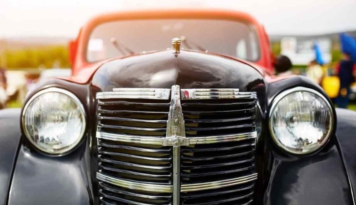 Auto storiche Euro 0: nuove regole per la circolazione nei centri storici - Autovettura d'epoca (Freepik foto) - www.vehiclecue.it