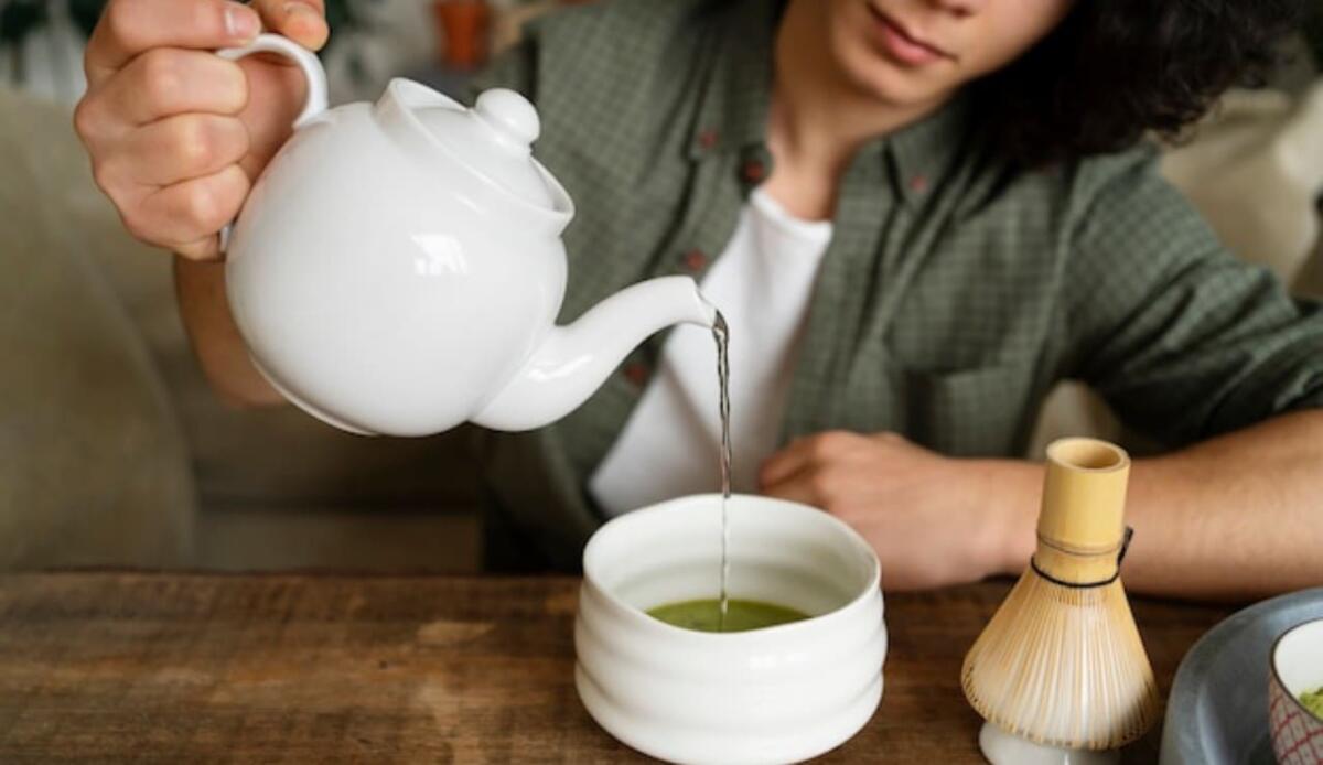 Concentrazione al lavoro, al rientro dalle ferie prendi questa tisana: con poche foglie diventi come Einstein - Foglie e tisane, quali migliorano la concentrazione (Freepik Foto) - www.manegementcue.it