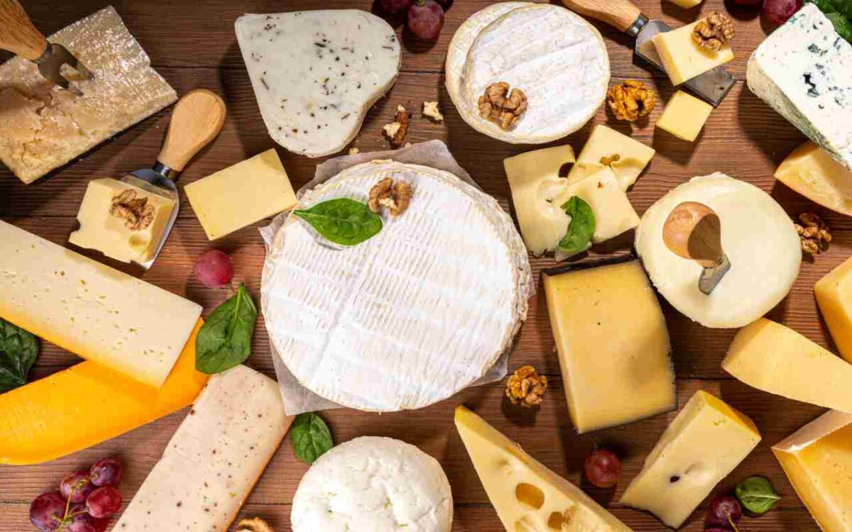 Formaggi, prima li rubano e poi li rivendono: oltre al danno anche la beffa - Formaggi autentici? Non sembra (depositphotos.com) - www.managementcue.it