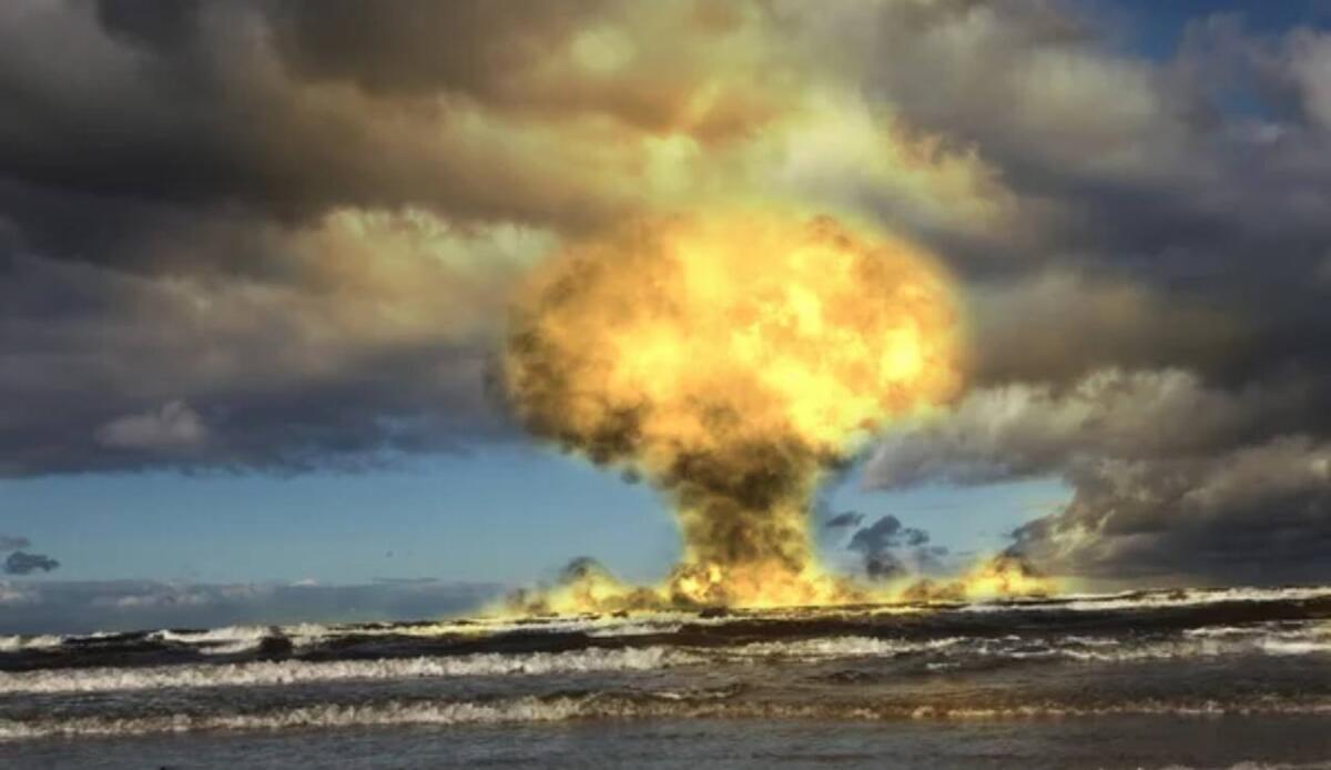 Tra atomica e nucleare, la situazione è critica: chiunque può essere radioattivo - Illustrazione di un'esplosione atomica (Depositphotos FOTO) - www.energycue.it