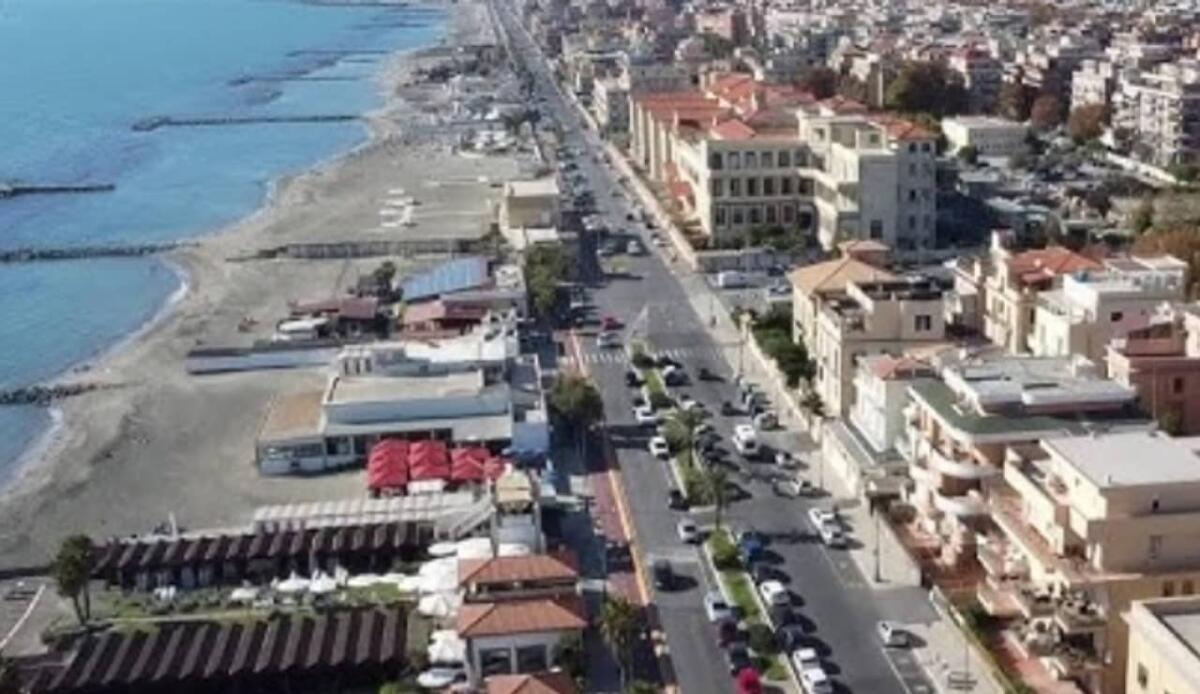 Le località balneari peggiori d’Europa: la classifica di "The Telegraph" segnala anche una italiana - Secondo The Telegraph, questo posto in Europa è tra i peggiori (YouTube Foto) - www.marinecue.it