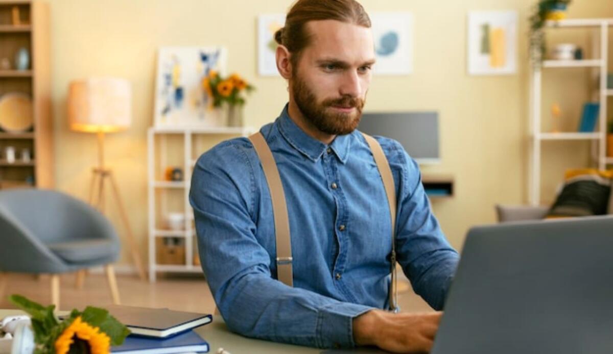 Lavoro, se vuoi guadagnare con la P.IVA questo mestiere è quello che fa per te | Lo stipendio è il più alto in assoluto - La partita IVA è il futuro i mestieri che fanno guada di più (Freepik Foto) - www.managementcue.it