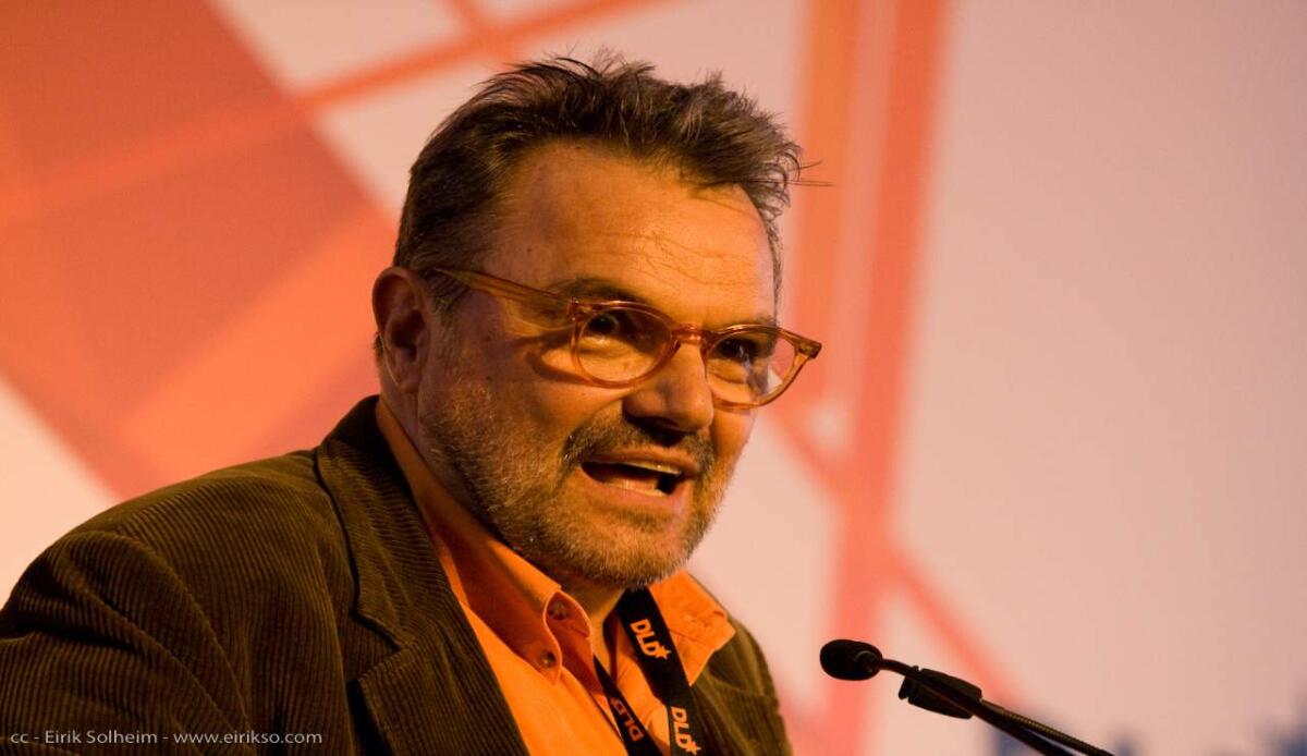 Oliviero Toscani, un genio che non ha mai accettato compromessi - Il fotografo Oliviero Toscani (Wikipedia FOTO)- www.managementcue.it