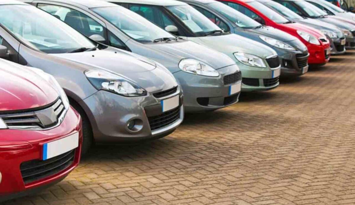 Auto aziendali: la nuova normativa penalizza le utilitarie e premia le elettriche di lusso - Perché le auto aziendali raggiungono cifre folli (Depositphotos foto) - www.vehiclecue.it