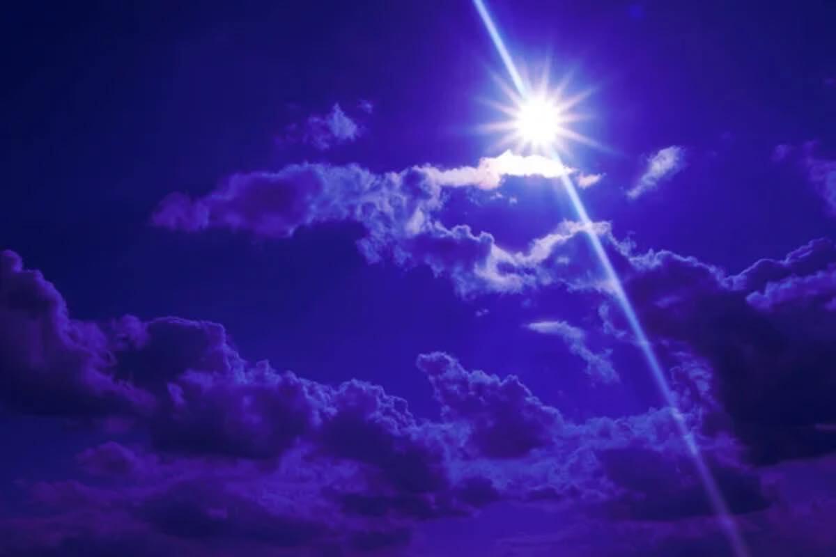 Sole, una volta divenne blu a causa di un'eruzione vulcanica - Una volta il sole è stato di colore blu - Aerospacecue.it (DepositPhoto)
