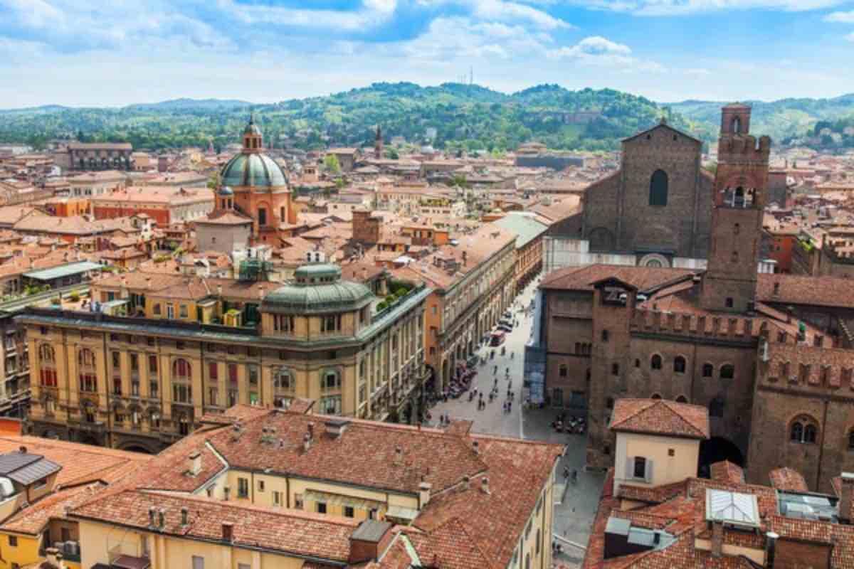 Bologna, affitti a 500 euro al mese: saranno destinate a famiglie e ai lavortori - Bologna pronta ad offrire case in affitto a 500 euro al mese - Buildingcue.it (DepositPhoto)