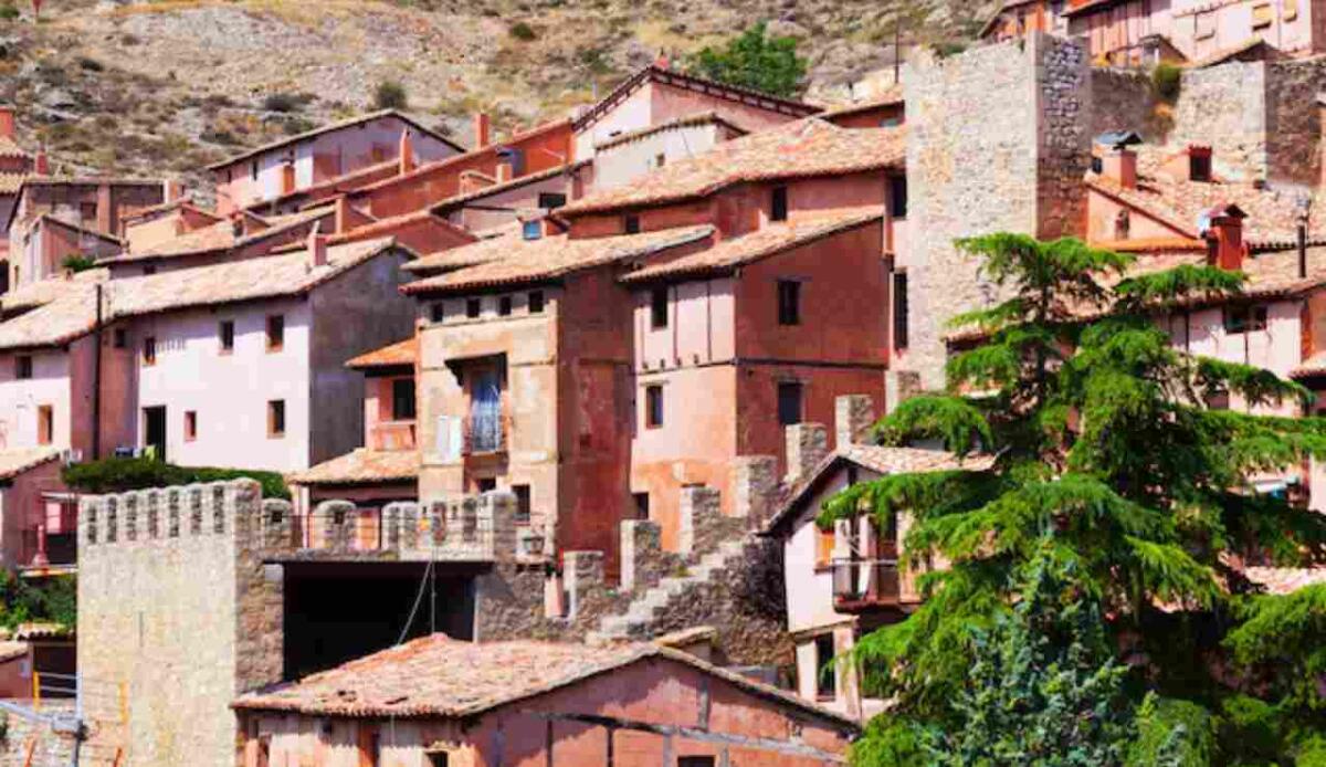 Spagna, è guerra alla crisi abitativa: sgravi e tasse per risolvere la crisi - Come la Spagna pensa di arginare la crisi abitativa (Freepik foto) - www.buildingcue.it