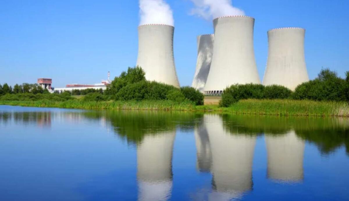 Nuovo Disegno di Legge: il piano del governo per riportare il nucleare in Italia - Illustrazione di una centrale nucleare (Depositphotos FOTO) - www.energycue.it