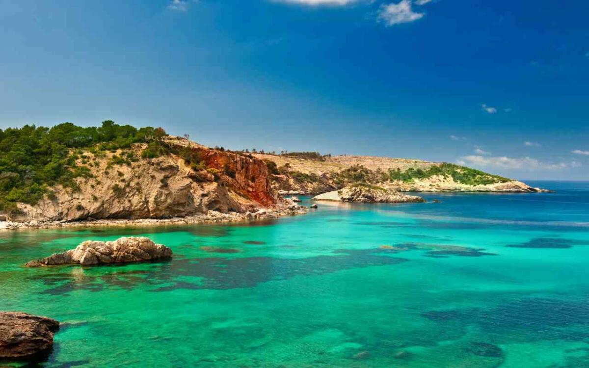 Viaggi in inverno, non esistono solo i Caraibi | Il Mediterraneo ne è pieno: sono queste le isole migliori - Bellissime isole del mediterraneo (depositphotos.com)