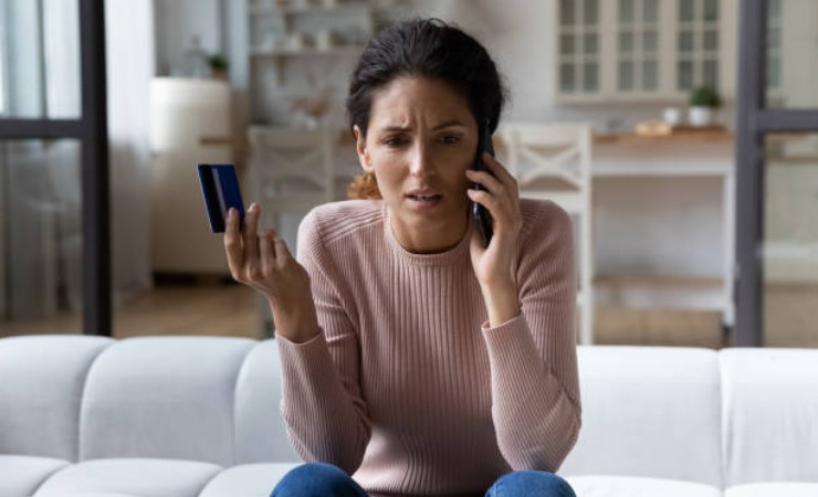 Truffa bancaria, se carichi lo stipendio mensile fai attenzione ai bonifici: in un attimo spariscono migliaia di euro