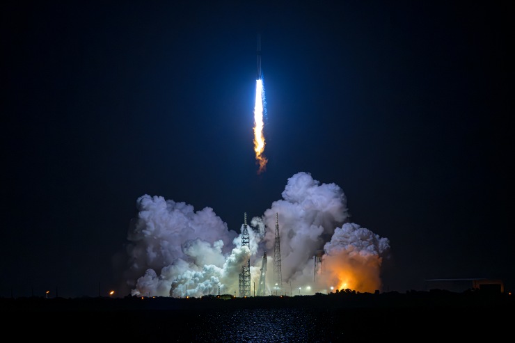 Razzo Blue Origin (X foto) - www.aerospacecue.it