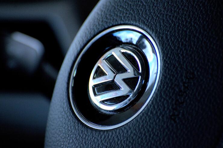 Il marchio Volkswagen (Pixabay Foto) - www.vehiclecue.it