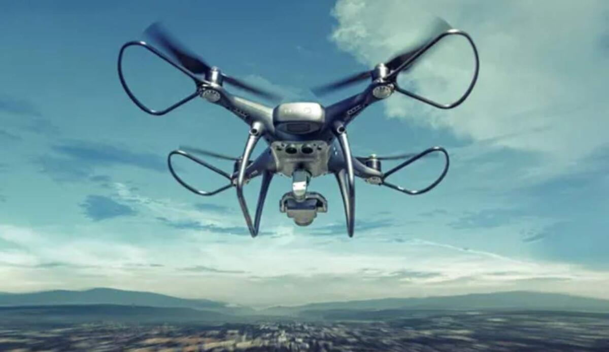 SUPER: il drone che naviga ad alta velocità in ambienti sconosciuti - Un drone (Depositphotos foto) - www.systemscue.it