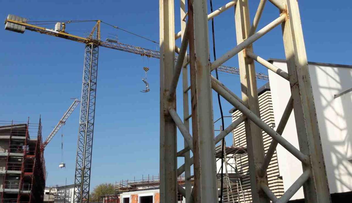 Milano si rinnova: quattro progetti firmati Progetto CMR in arrivo nel 2025 - Si prospetta un anno importante per Milano (depositphotos.com) - www.buildingcue.it