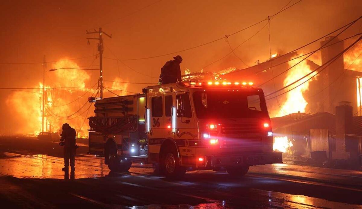 Los Angeles, il cambiamento climatico ha allungato la stagione secca, aumentando il rischio incendi - Illustrazione dell'incendio di Palisades (Wikipedia CAL FIRE_Official FOTO) - www.energycue.it