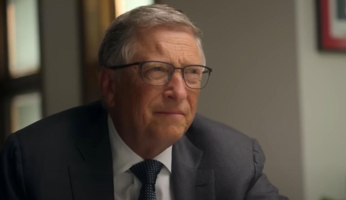 Secondo Bill Gates, solo tre professioni non saranno minacciate dall’IA - Bill Gates (screenshot Netflix/YouTube) - www.managementcue.it