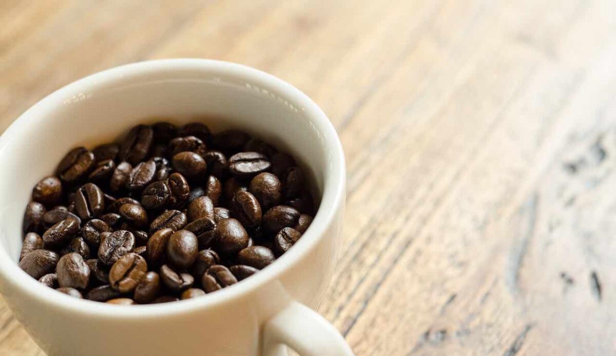 Il prezzo del caffè vola: l’espresso al bar potrebbe costare 2 euro - Caffè (PIXABAY FOTO) - www.managementcue.it