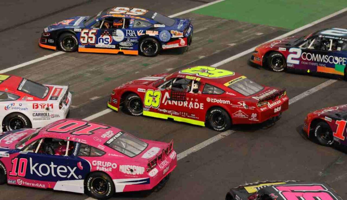 Veloci, aggressive e costosissime: il mondo delle auto NASCAR - Le caratteristiche delle vetture NASCAR (Pexels foto) - www.vehiclecue.it