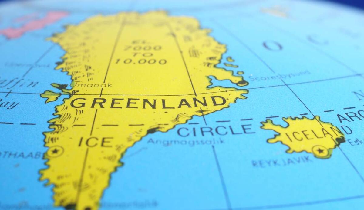 Quando la storia incontra la pubblicità: Erik il Rosso e il mito della Groenlandia verde - Un caso clamoroso di greenwashing (canva.com) - www.energycue.it