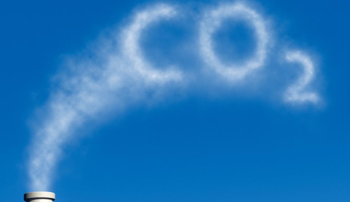 Siccità e pioggia alternata? Un mix che aumenta il rilascio di CO₂ dal suolo - Il riscaldamento globale è un problema da molti anni (canva.com) - www.energycue.it