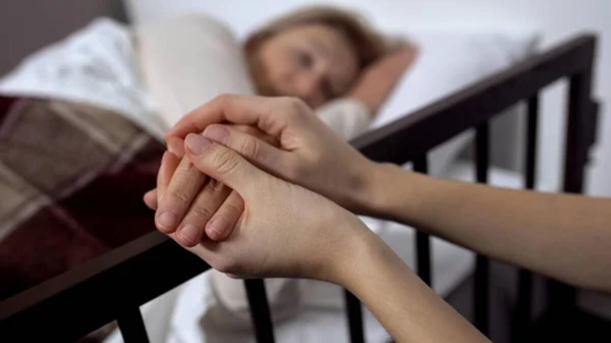 Prima legge italiana sul suicidio assistito: la Toscana stabilisce tempi e procedure - La Toscana diventa la prima Regione a garantire la morte assistita (Depositphotos foto) - www.biomedicalcue.it