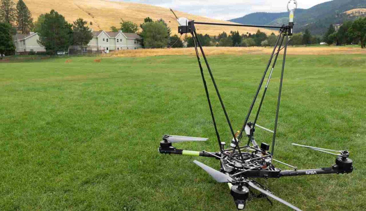 La NASA mette i droni alla prova: promettono previsioni meteo ultra-mirate e aiuto contro gli incendi - L'Alta X Quadcopter (NASA foto) - www.aerospacecue.it