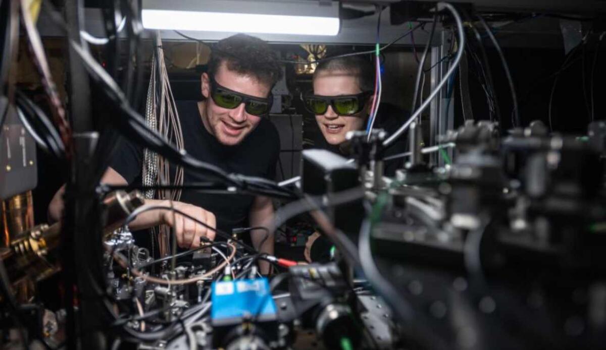 Teletrasporto quantistico: Oxford collega due processori a 1,8 metri di distanza - Computer quantistico, ecco la novità del teletrasporto di Oxford (John Cairns / Ox.ac.uk) - SystemsCUE