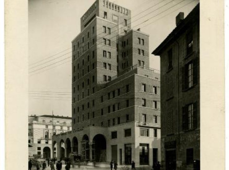 Fotografia d'epoca del Torrione INA (LombardiaBeniCulturali foto) - www.buildingcue.it