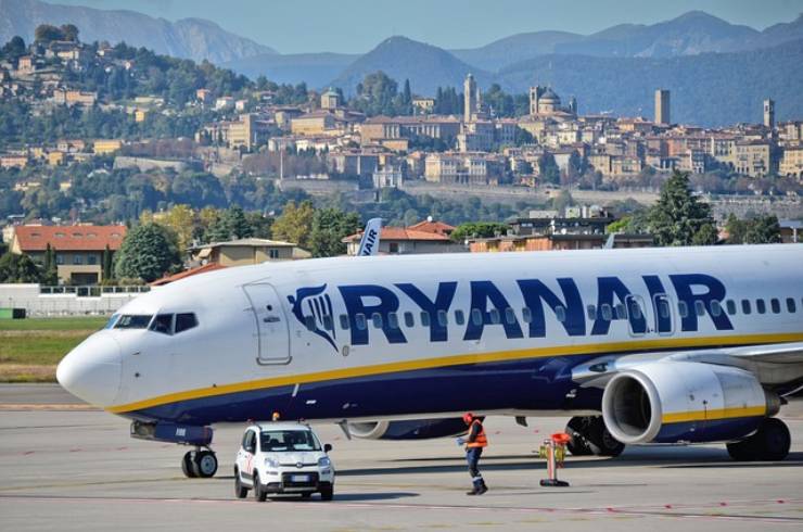 Fiancata di un aereo Ryanair (Pixabay foto) - www.vehiclecue.it
