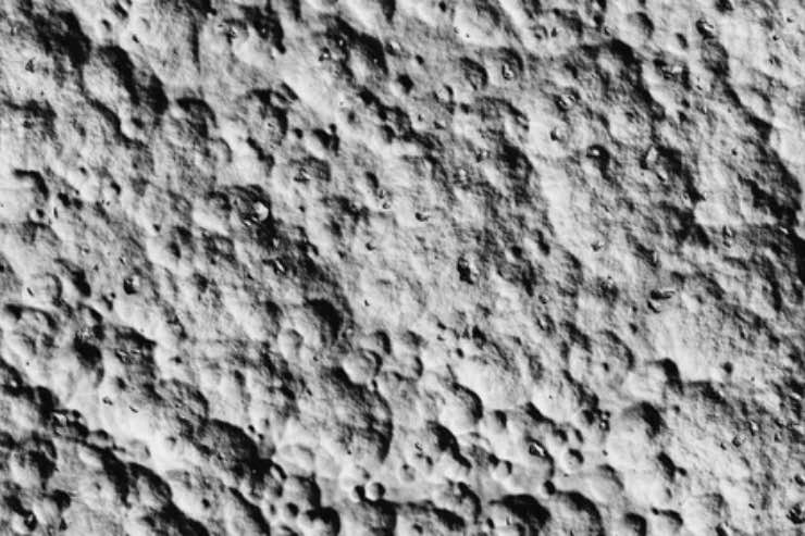Superficie lunare (Depositphotos foto) - www.aerospacecue.it