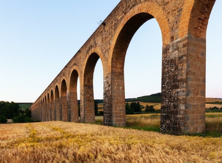 L'ingegno degli antichi romani è visibile ovunque (Freepik Foto) - www.buildingcue.it