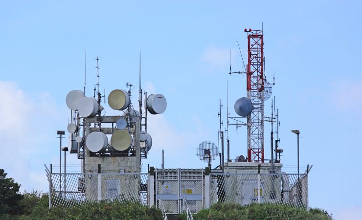 Cosa puoi fare con le antenne wireless (Canva) - systemscue.it