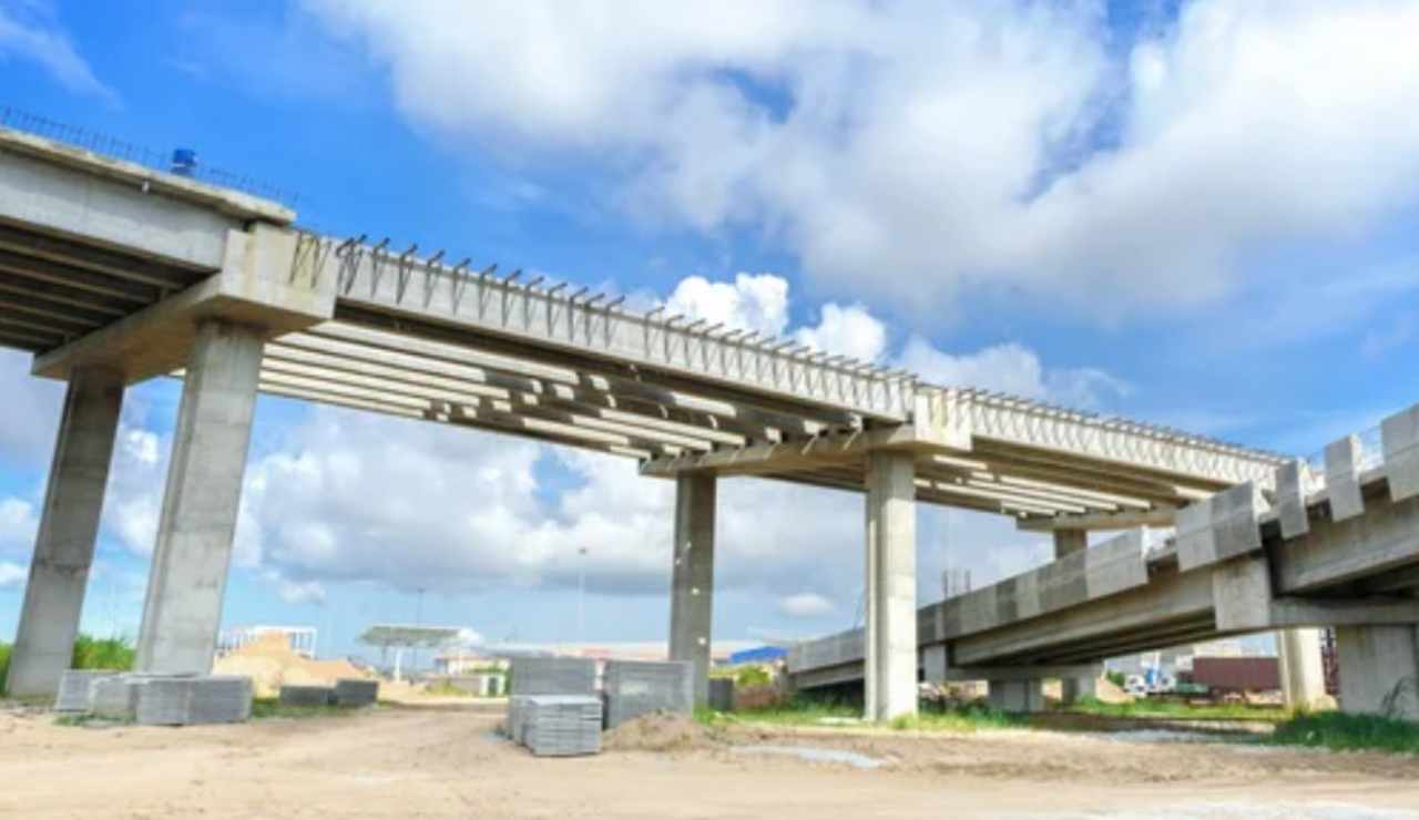 Ponti e strade in costruzione (Depositphotos foto) - www.buildingcue.it